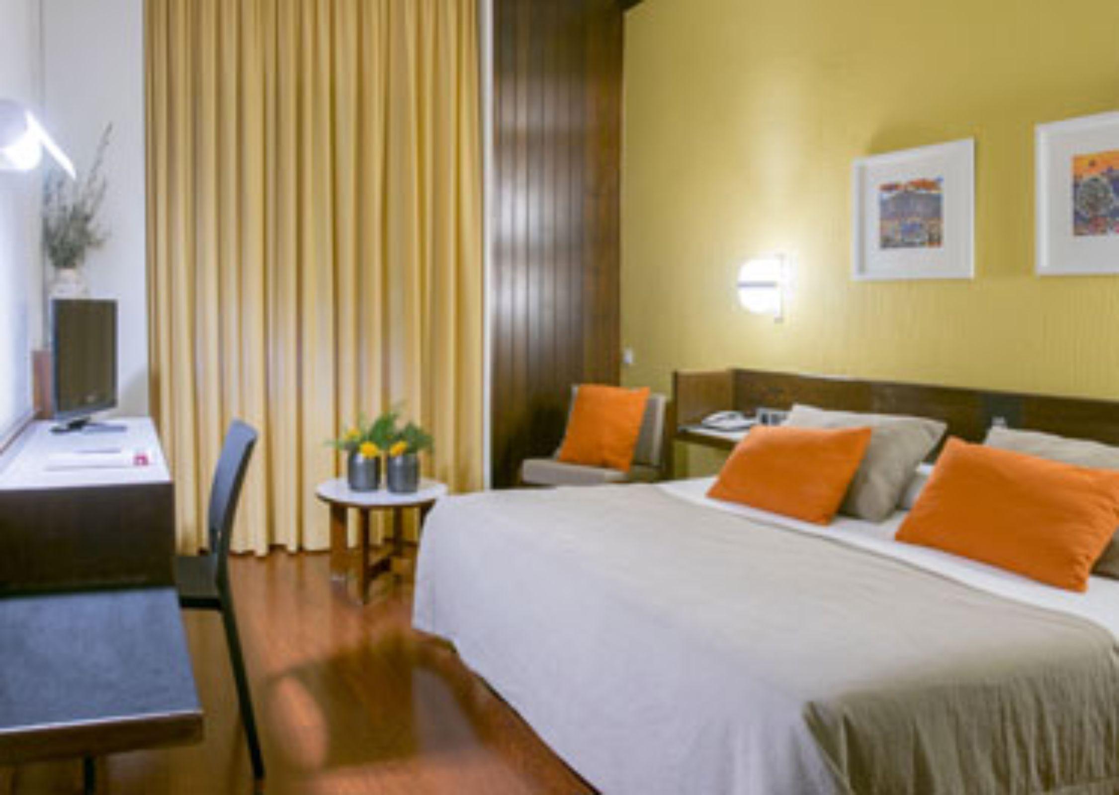 Hotel America Igualada Exterior photo